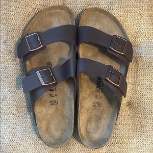 NWOT Birkenstock Arizona Two-Strap Sandals in Brown M12